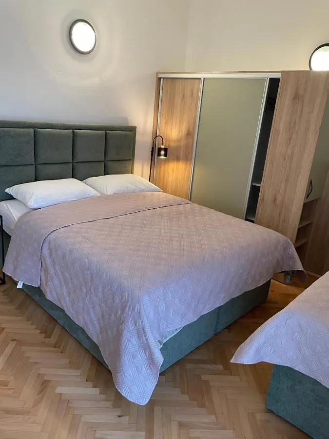 Diana Rooms And Apartments Starigrad Paklenica Croazia