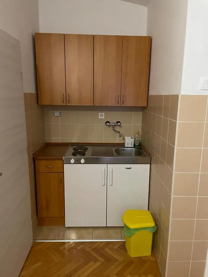 Diana Rooms And Apartments Starigrad Paklenica 0*,  Croazia