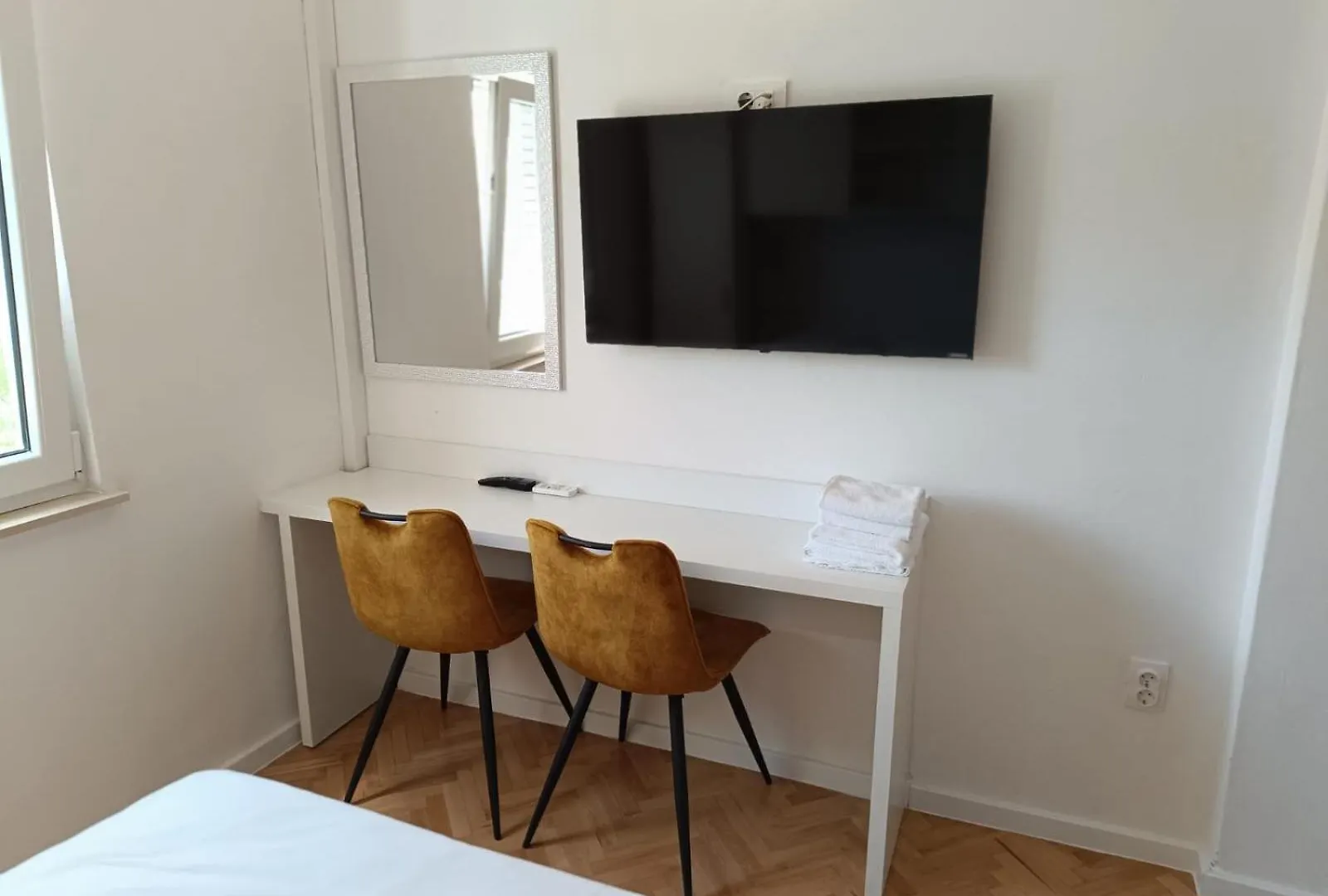 Diana Rooms And Apartments Starigrad Paklenica Croazia