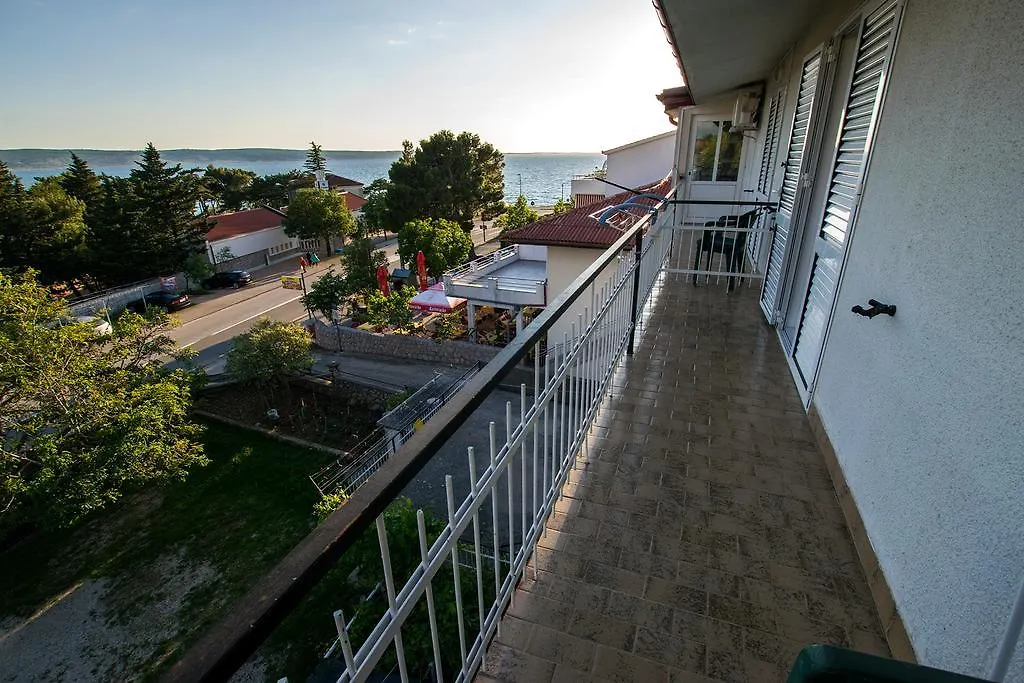 Diana Rooms And Apartments Starigrad Paklenica Croazia